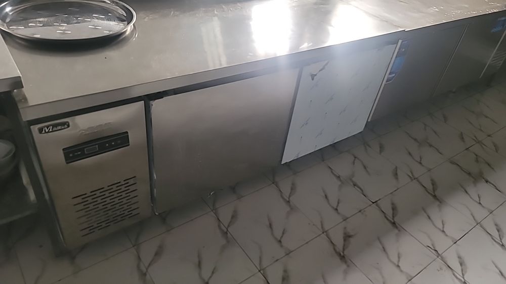 Холодильник кафе учун