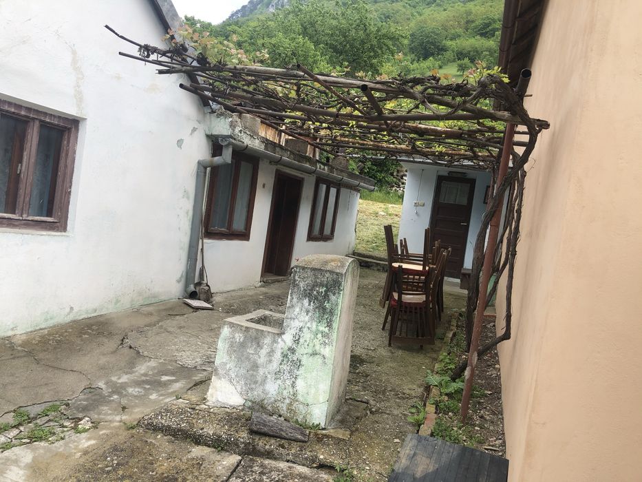 Casa+teren de vanzare