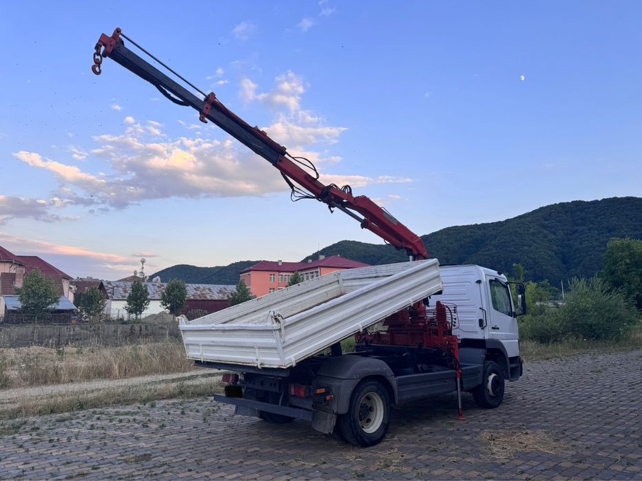 Vand Mercedes-Benz Atego / Basculabil pe 3 parti / Cu Macara Meiller
