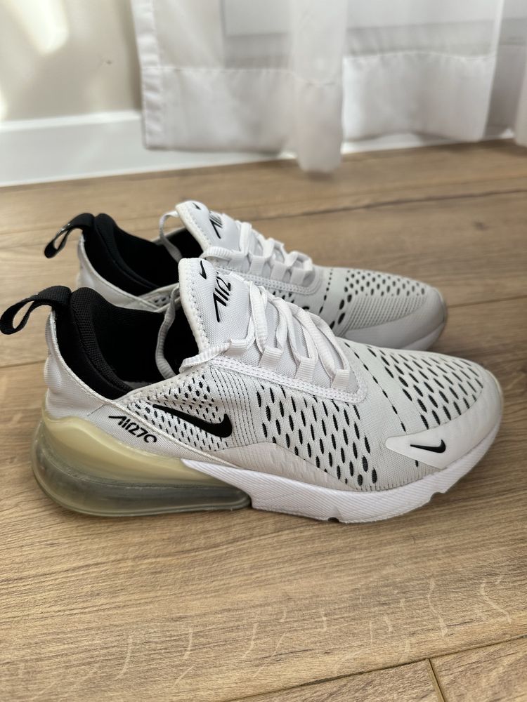 Дамски маратонки Nike Air Max 270