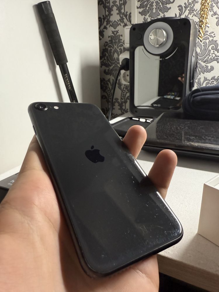 Iphone SE 2020 64гб