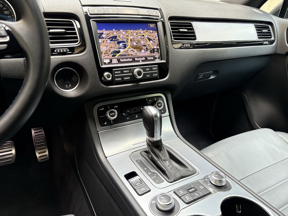 Volkswagen Touareg Pachet R Line 3.0 TDI 2017