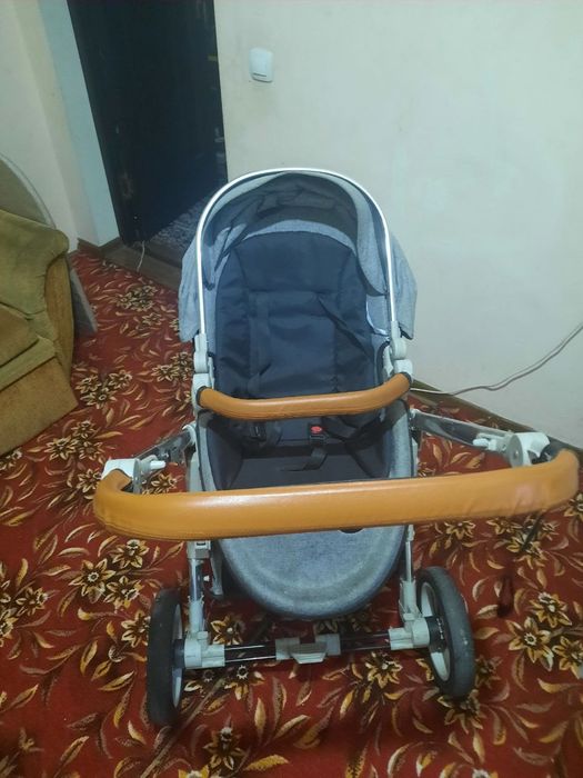 Продаю коляску 2/1