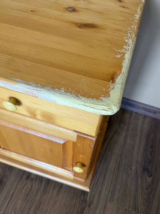 Гардероб, скрин и нощно шкафче