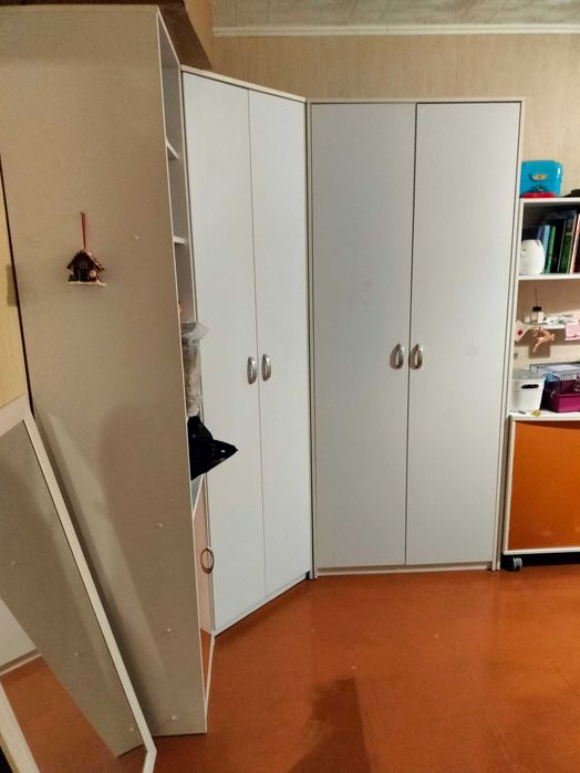 Продам шкаф угловой б/у, недорого. Самовывоз