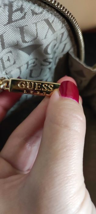 Оригинална чанта Guess