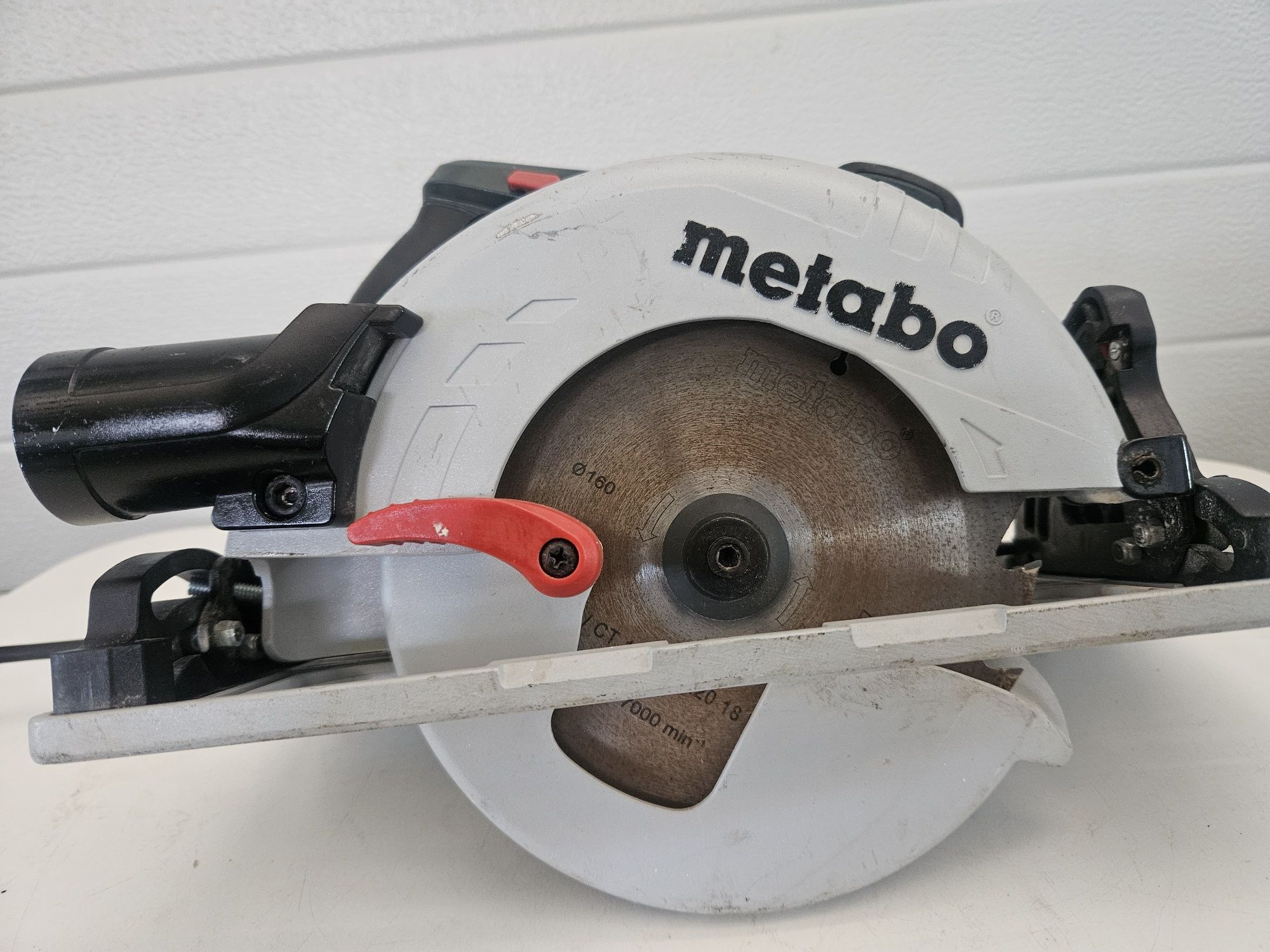 Ръчен циркуляр Metabo is 55