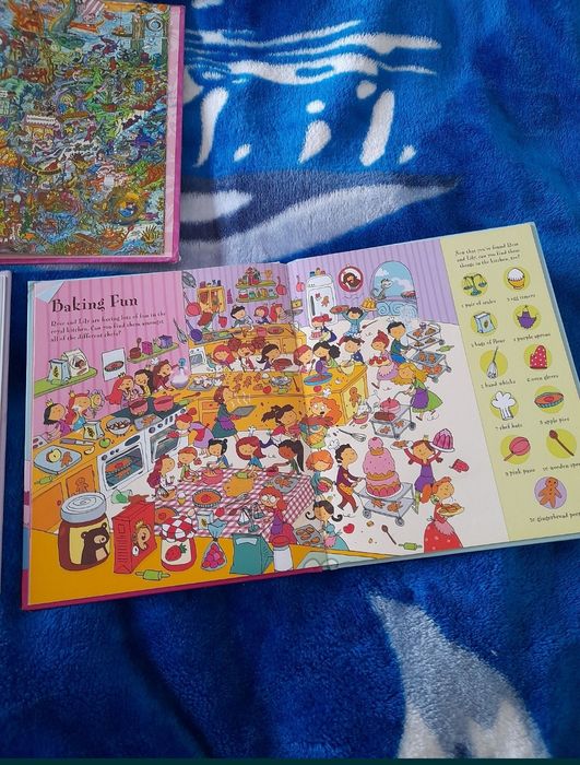 set 2 carti engleza cauta who's Hiding in Princess wordl fairyland