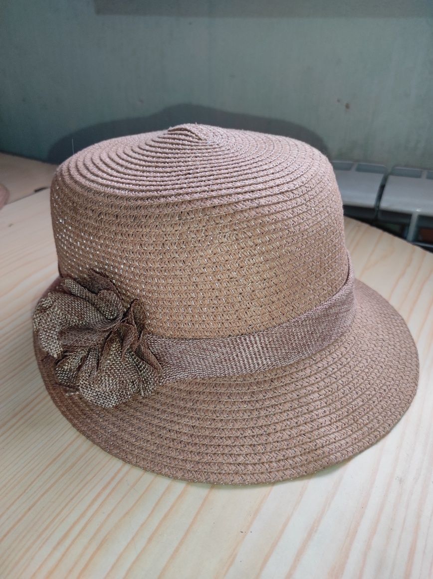 Продам шляпы женские летом в них не жарко район  оптовки есть васап на