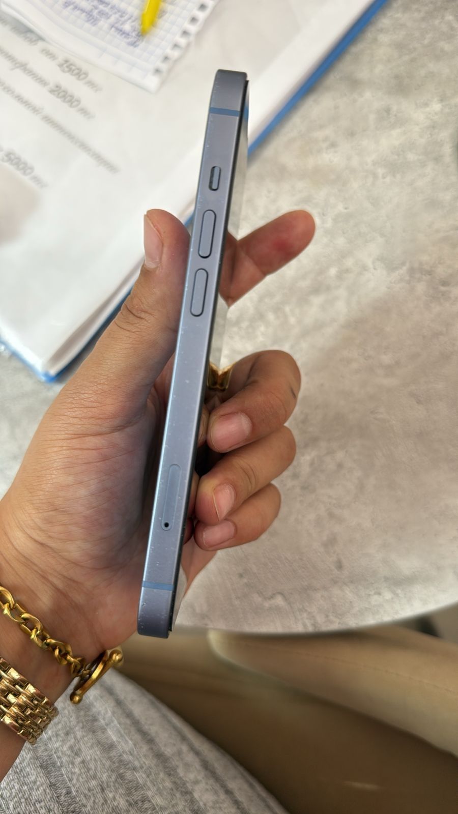Продам iPhone 14