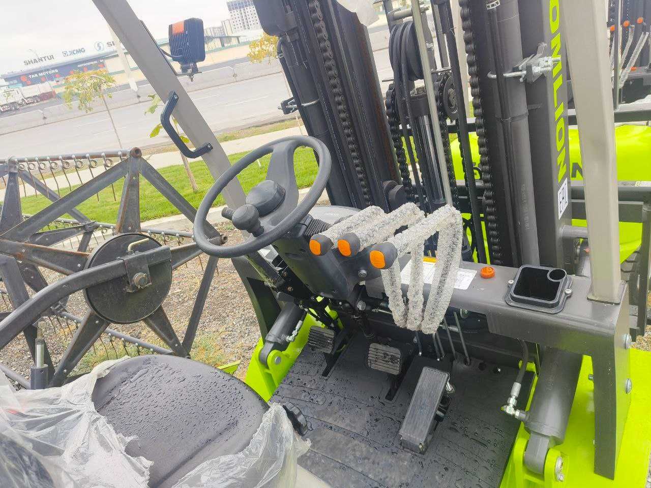Вилочный погрузчик Zoomlion FD30