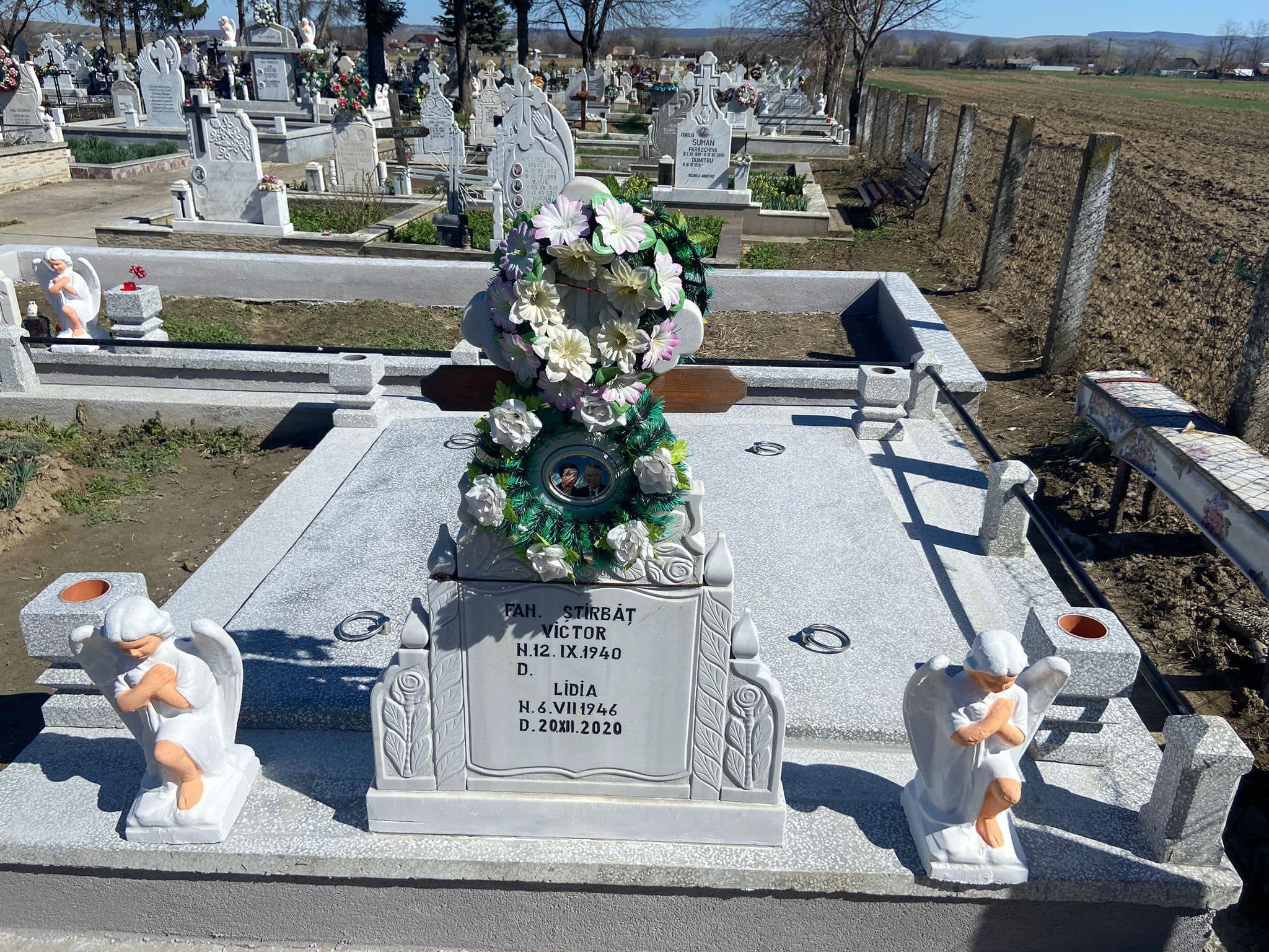 Monumente Funerare - Lucrarii cimitir - locuri de veci SUCEAVA