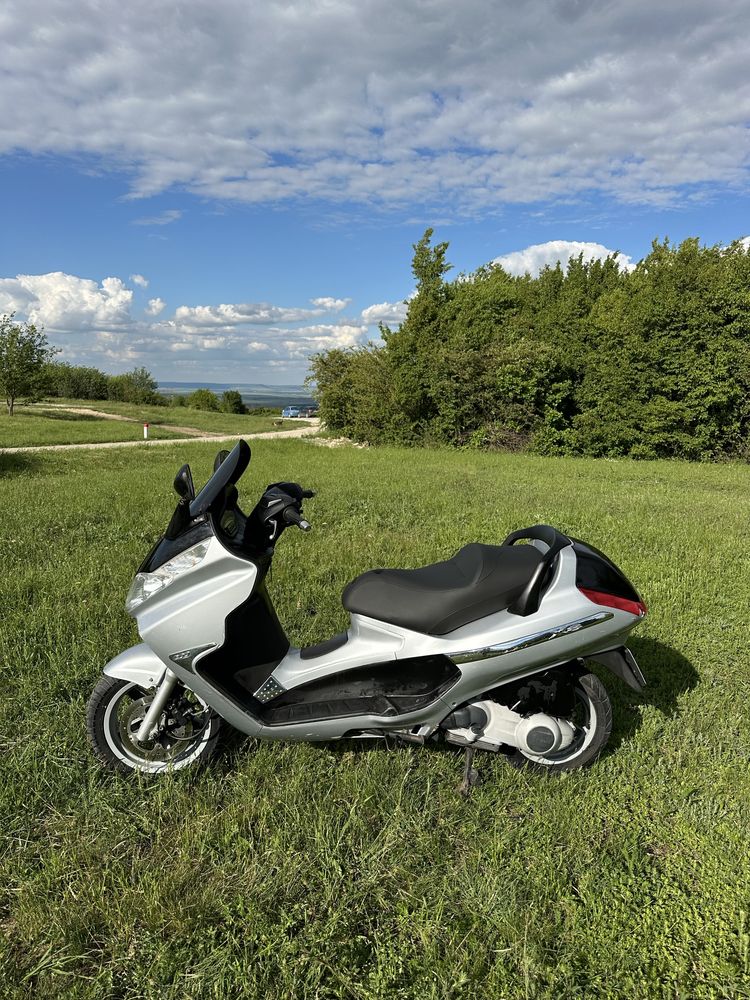 Piaggio x8 200cc