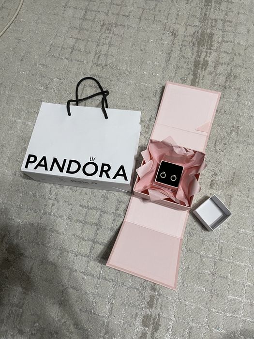 Продам Pandora серьги