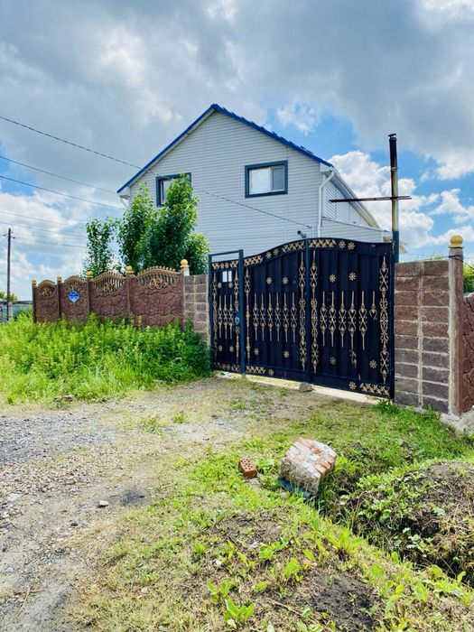 Сдам посуточно коттедж