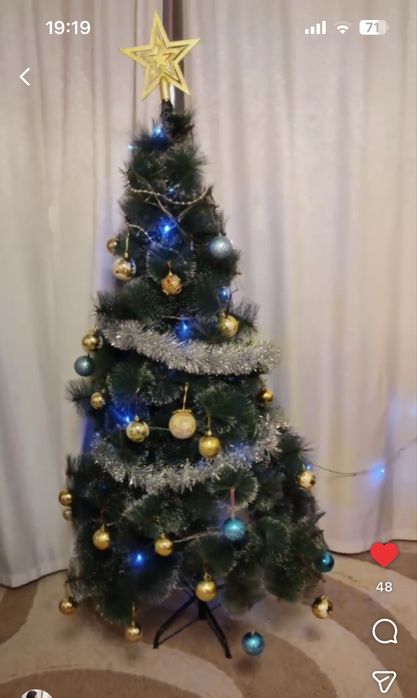 Продам пушистую елочку