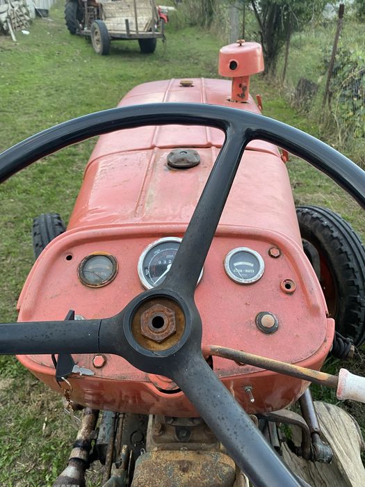 Vând tractor fiat 615