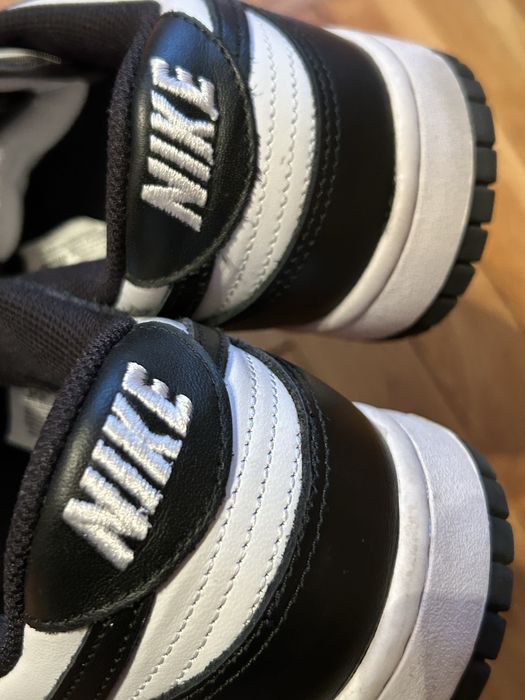NIKE Low Dunk Black and White