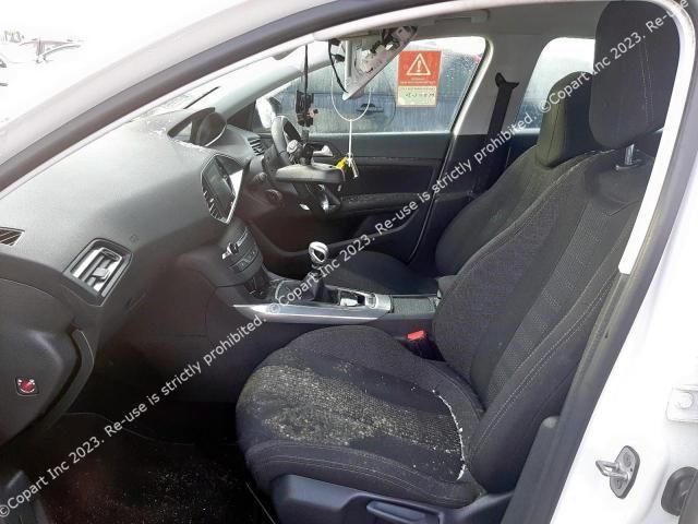Dezmembrez Peugeot 308 T9 [2013 - 2017] Hatchback 2.0 BlueHDi MT (150 hp)