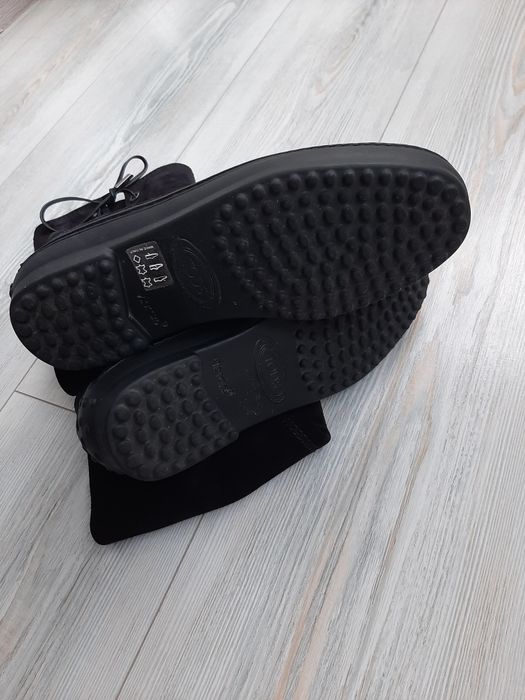 Нови черни велурени италиански ботуши TOD'S