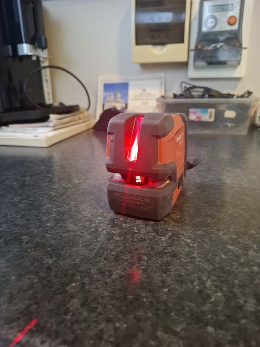 Nivela laser hilti pm 2-L