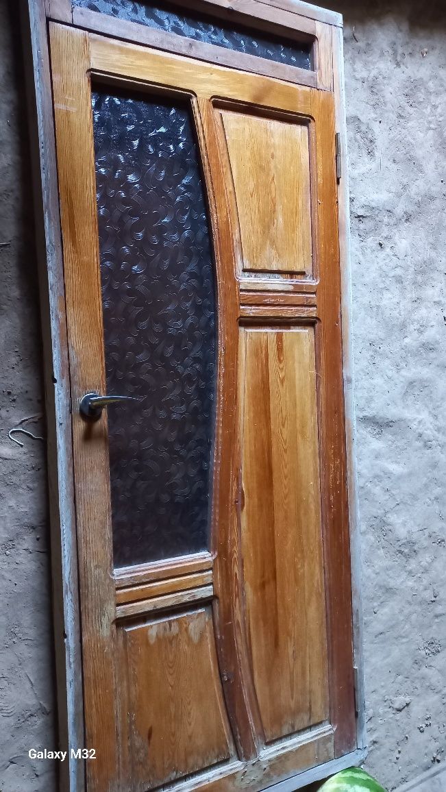 Taxta eshik va rom