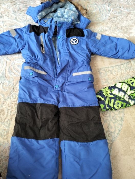 Продам зимнии комбез размері 86 см