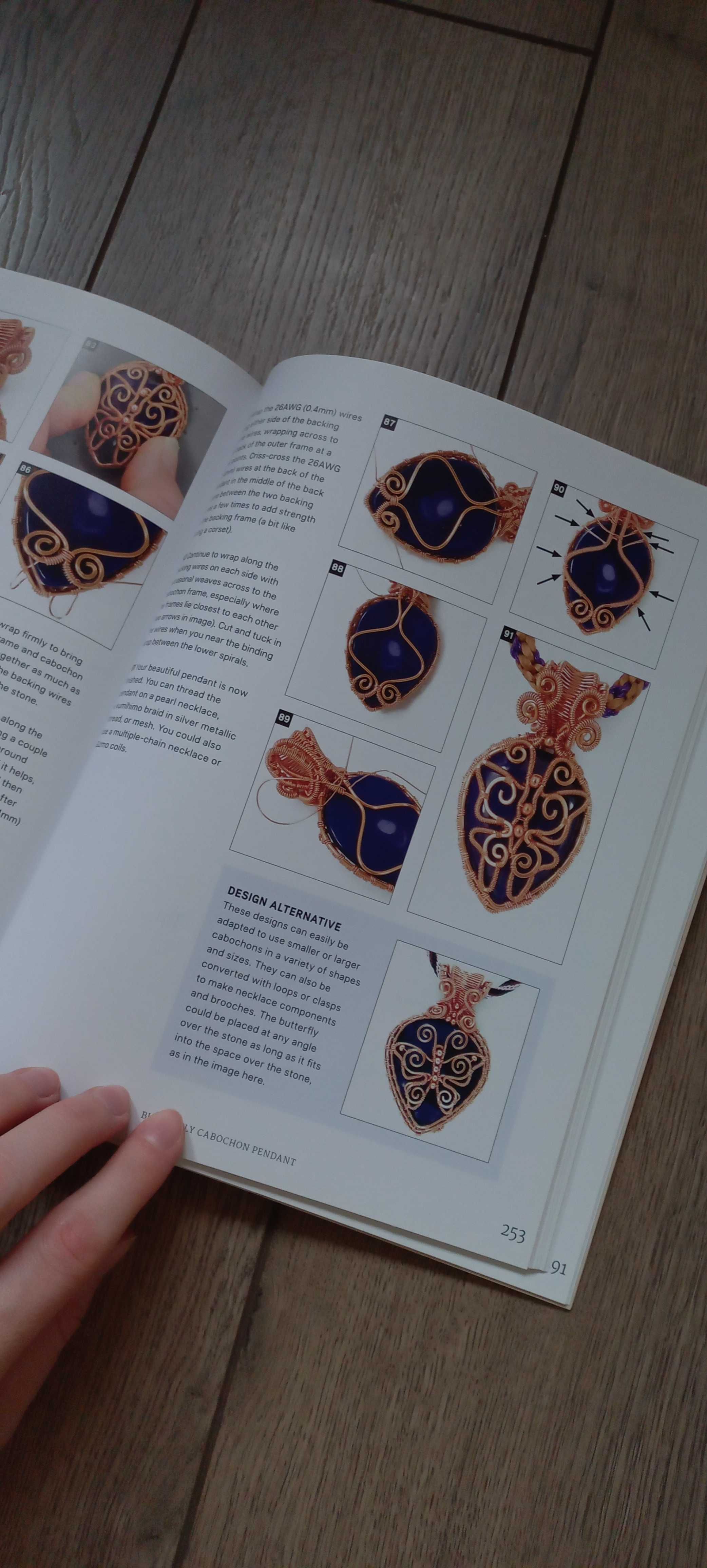 Carte NOUA in limba engleza Mastering Wirework Jewelry