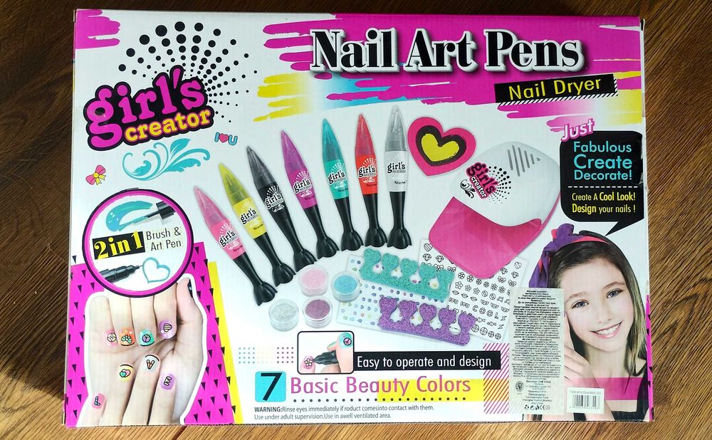 НОВ комплект за нокти с лакове за деца, много аксесоари, плюс подарък