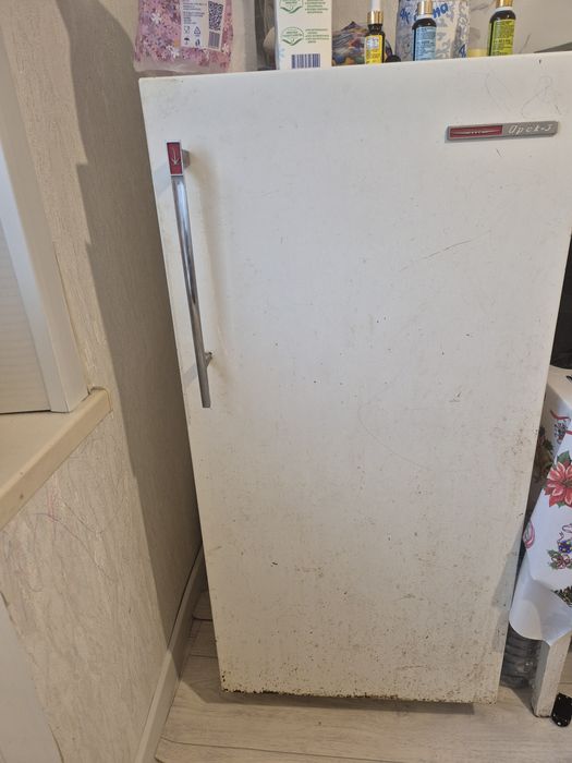 Холодильник б/у в хорошем состоянии