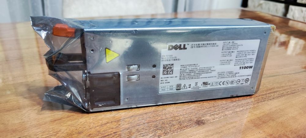 Продавам работещи сървърни захранвания Dell 1100W