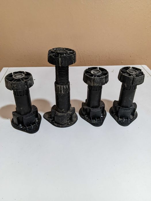 Шкаф. Тумба. С выдвижными полками.