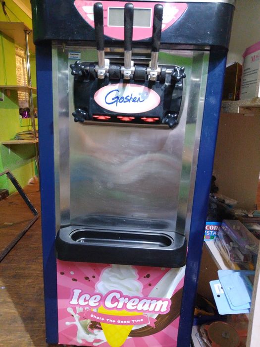 Морожный аппарат.