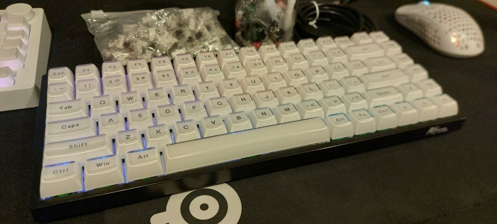 Royal Kludge RK84 75% Механична Клавиатура