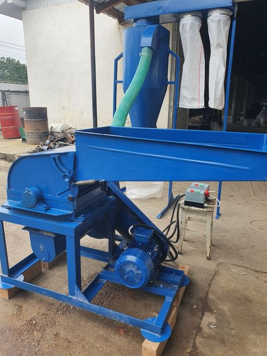 Vând moară cu ciocanele