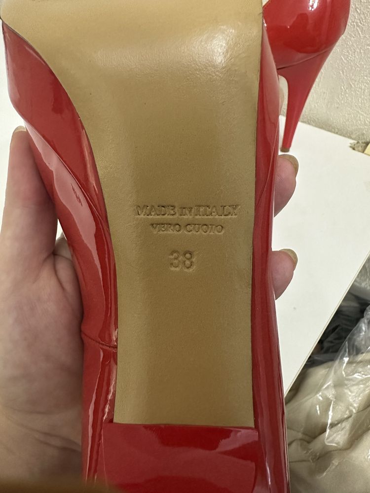 Продам туфли новые Италия