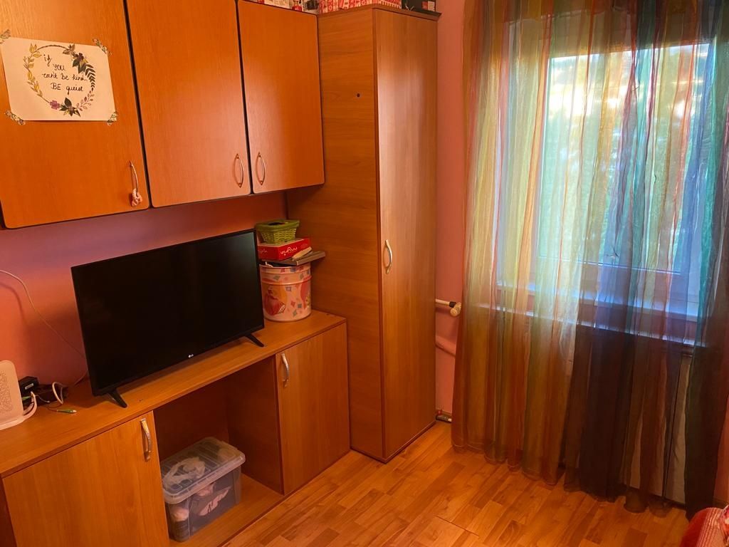 Vand apartament zona Crihala