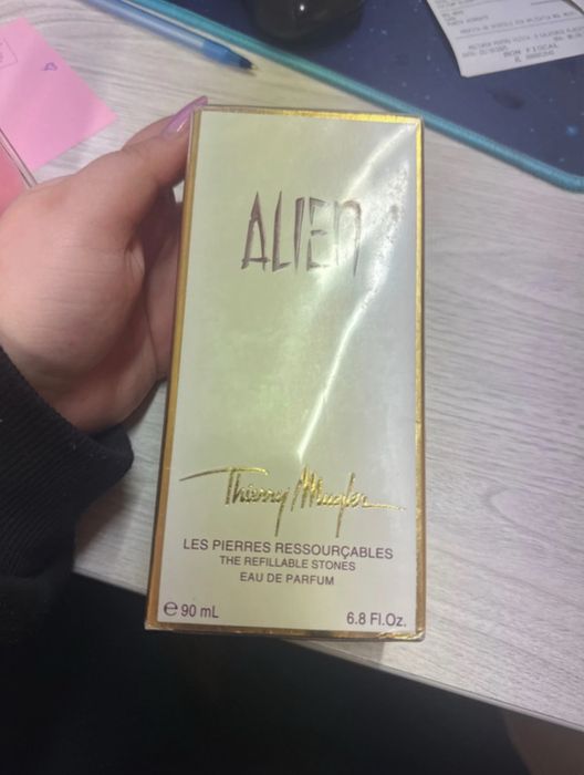 Alien Mugler NOUU
