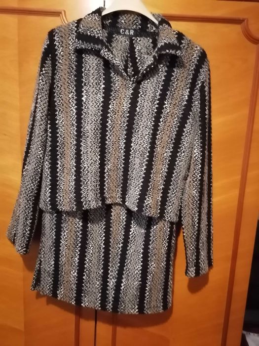 Compleu cu dungi, sezon toamna-iarna, nou, mărimea 42-44