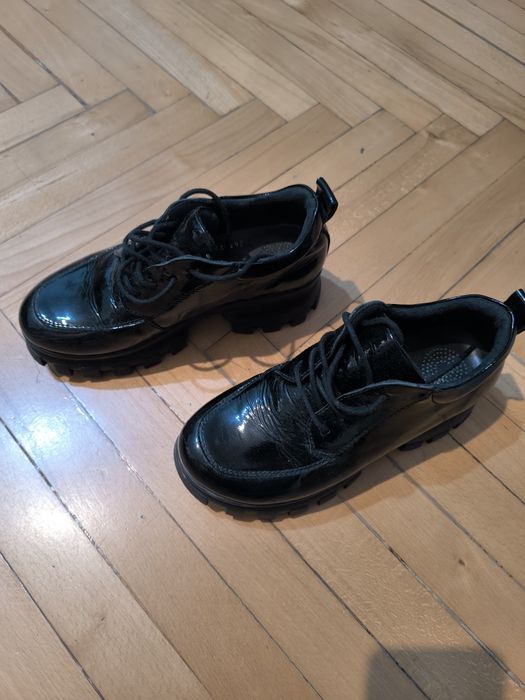 Дамски обувки от лак марка Pabucino