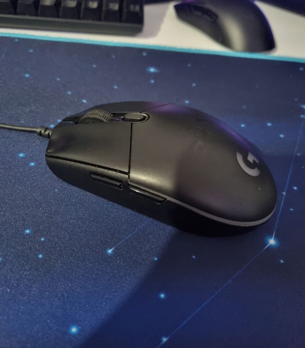 Vând mouse logitech g102