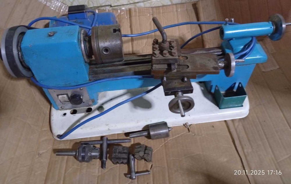 Настольный токарный станок 1д601