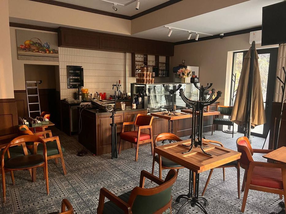 Сдаётся кафе - ор-р метро Ойбек