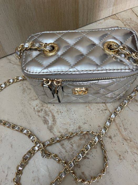 Чанта Chanel тип мини куфарче сребриста