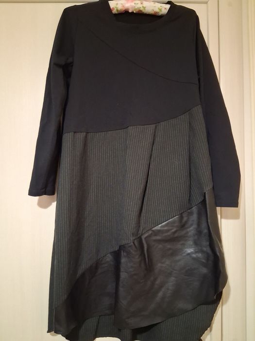 Рокля с кожен елемент