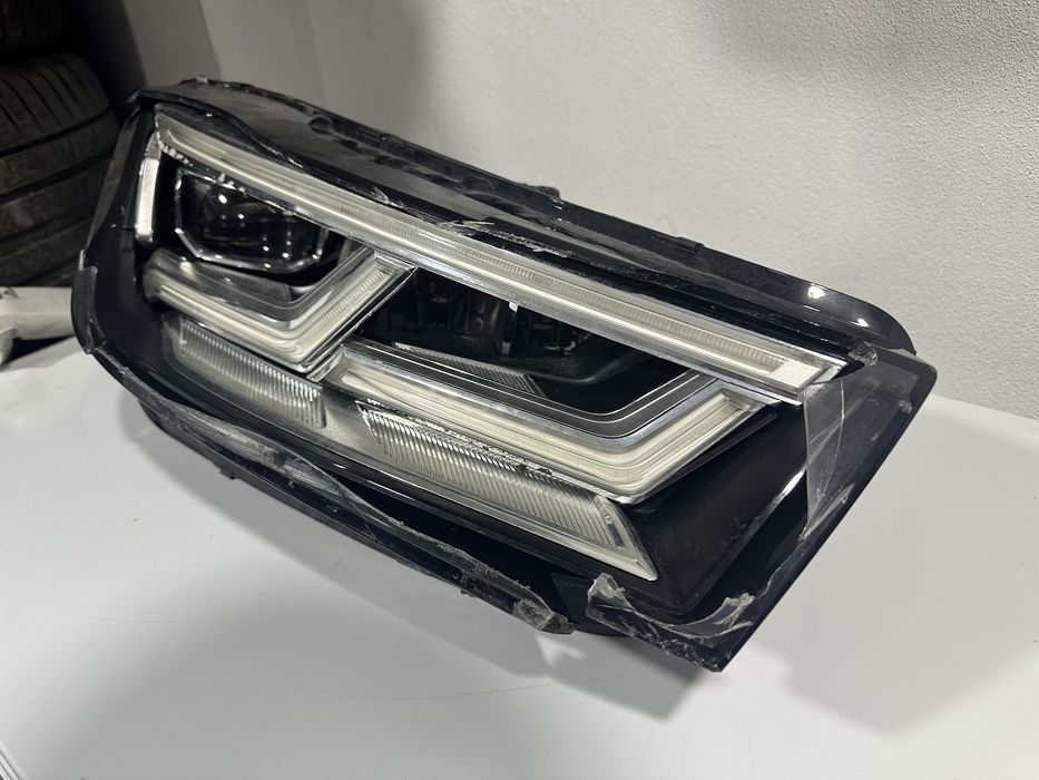 Десен фар Audi Q5 2017 - 2020 FULL LED + стъкло