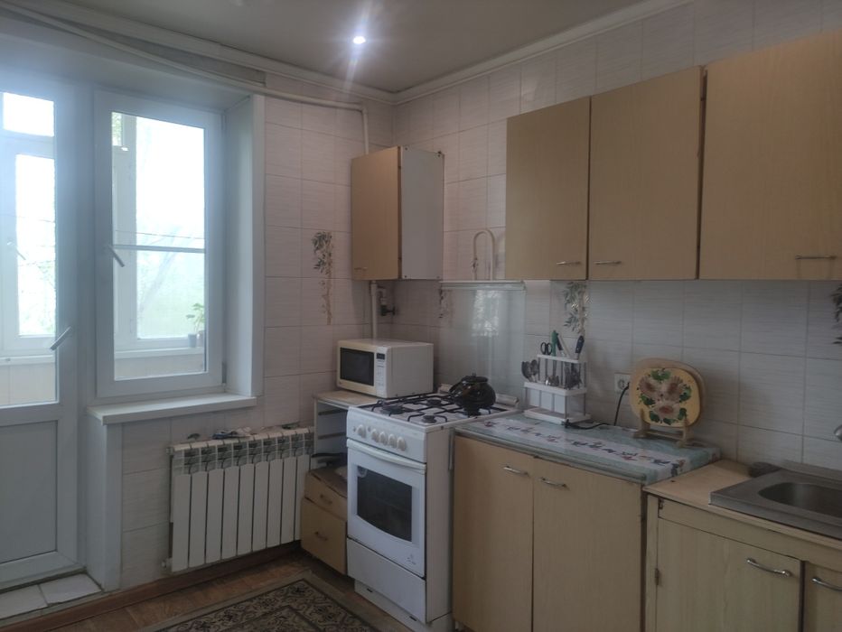 Сдам 2х комнатную квартиру на длительный срок а 8 мкр-не