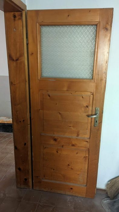 Стари дървени врати