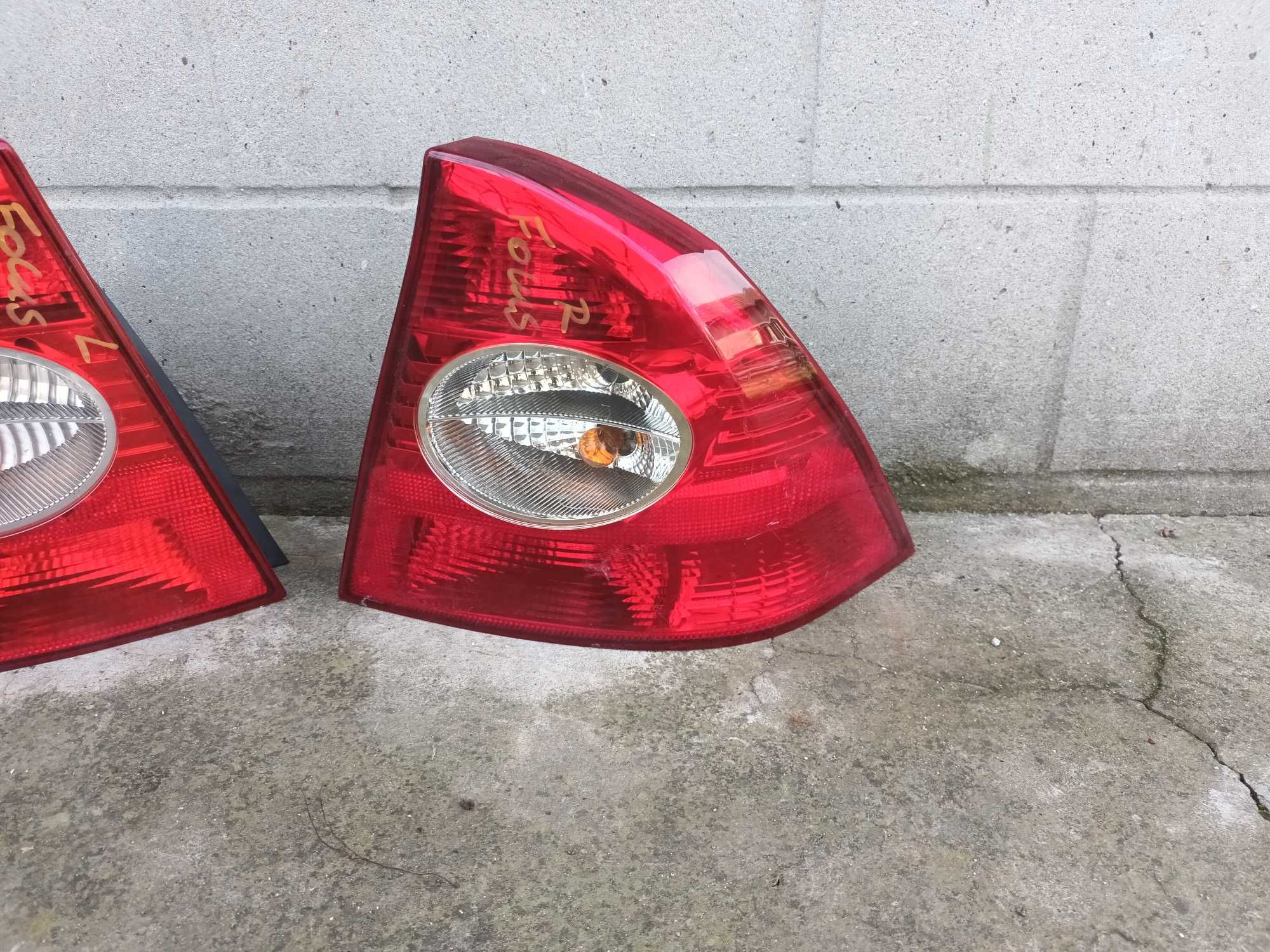 ляв и десен стоп за форд фокус 2 седан 04 -11 FORD FOCUS II