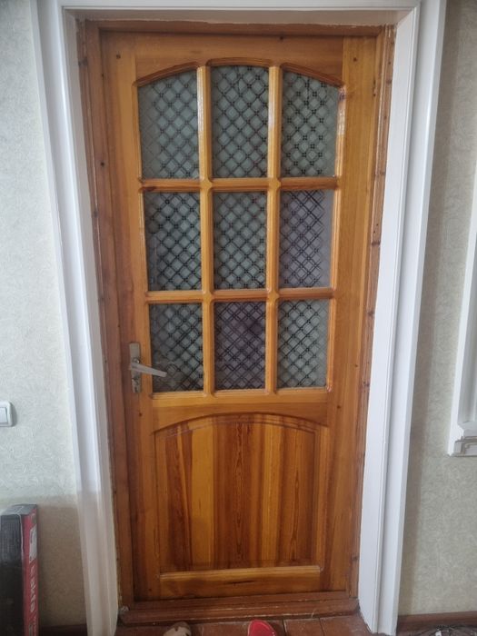 Taxta eshiklar jami 4 ta